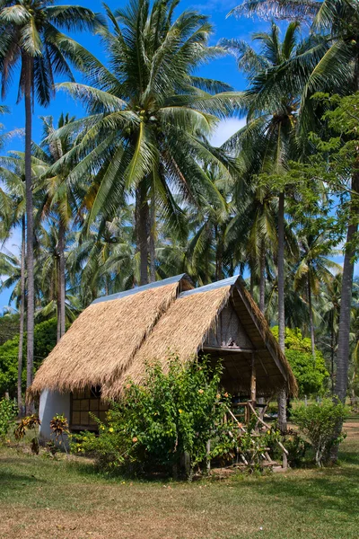 Dům na tropické pláži na ostrově koh kood, Thajsko — Stock fotografie