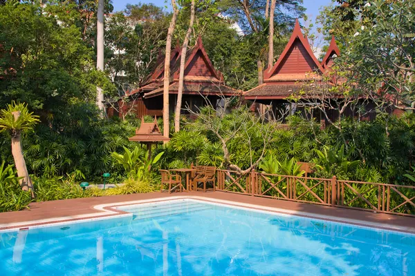 Zwembad in pattaya, thailand — Stockfoto
