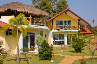 Tayland 'daki tropik sahil evi.