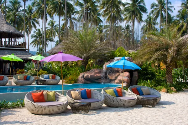 Tropical swimming pool in Thailand — Stock Photo, Image