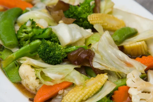 Broccoli salad with carrot and mushrooms — Stock Photo, Image