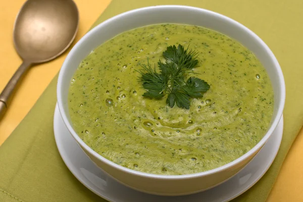 Sopa de creme de espinafre — Fotografia de Stock