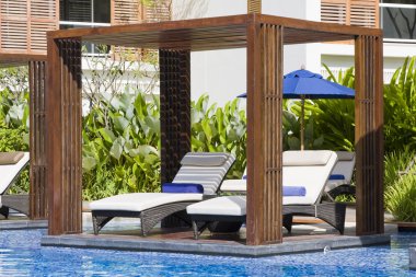 Tayland 'da yüzme havuzu