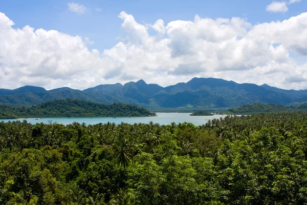 Malebný pohled na malé tropické ostrovy — Stock fotografie