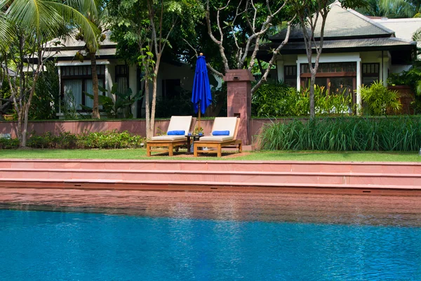 泰国的热带游泳池 — 图库照片