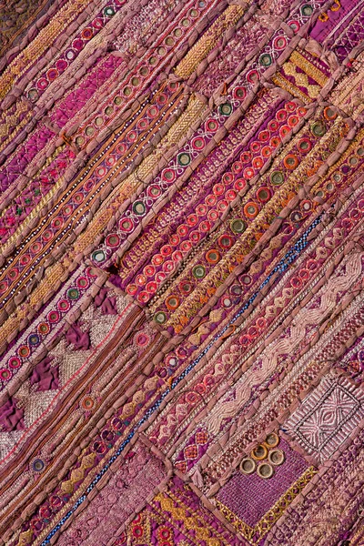 ラジャスタン州で、アジアのインドのパッチワークのカーペット — ストック写真