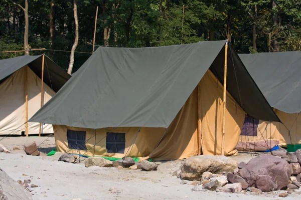 Camp on the banks of the Ganges River. Uttarakhand, India. — Stock Photo, Image