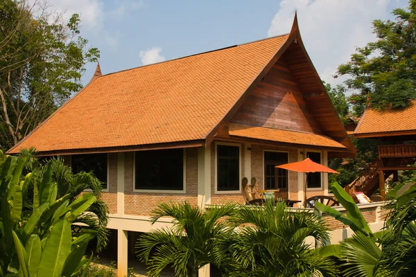 Tropical beach house, Thaiföld — Stock Fotó