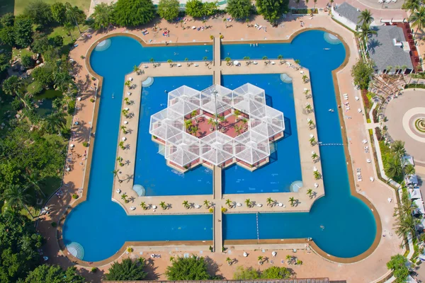 Beautiful swimming pool in Pattaya, Thailand. — Stock Photo, Image