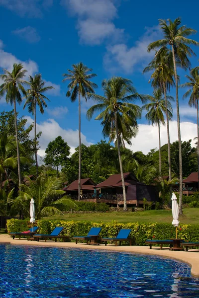 Piscina tropicale in Thailandia — Foto Stock