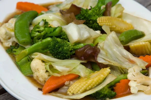 Broccoli salad with carrot and mushrooms — Stock Photo, Image