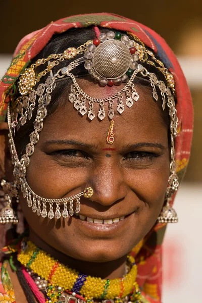 Retrato de una mujer de la India Rajasthani — Foto de Stock