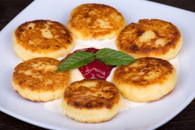 lezzetli ev yapımı peynir krep tatlı