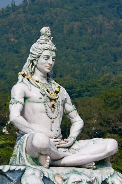 Shiva standbeeld in rishikesh, india — Stockfoto