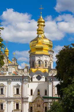 Kiev Pechersk Lavra ya da Kiev Pechersk Lavra (Kyievo-Pechers'ka lavra )