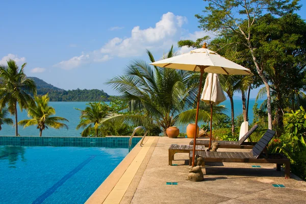 Swimming pool near the sea — Stock Photo, Image