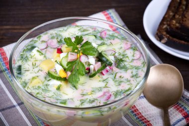 Sebze çorbası ( okroshka )