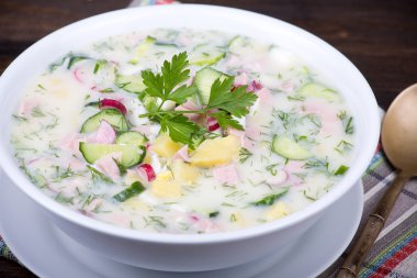 Sebze çorbası ( okroshka )