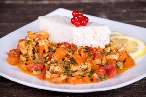 Chicken with vegetables — Stock Photo, Image