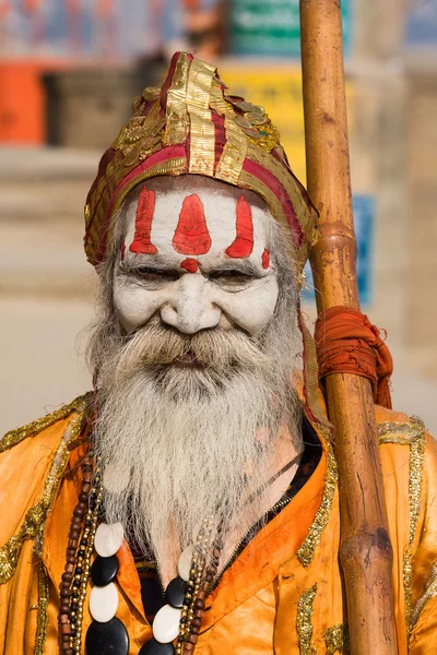 Indiase sadhoe (heilige man). Varanasi, uttar pradesh, india. — Stockfoto