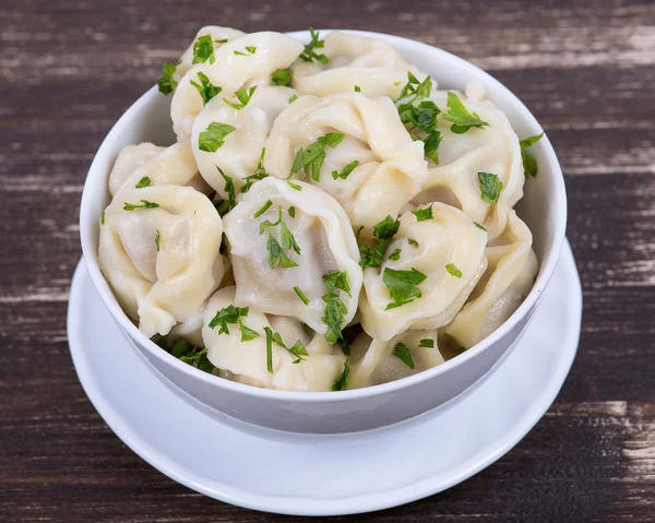 Plat russe traditionnel - pelmeni — Photo