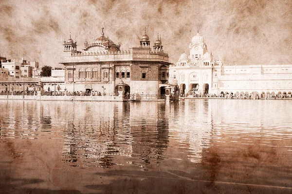 Gyllene templet i amritsar, punjab, Indien. konstverk i retrostil. — Stockfoto