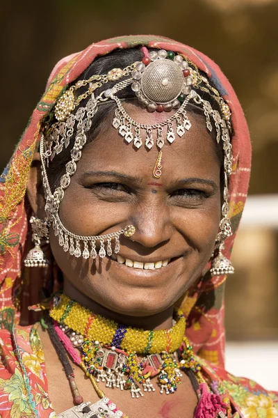 Porträt einer indischen rajasthani Frau — Stockfoto