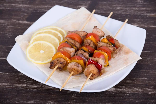 Poulet et légumes grillés — Photo