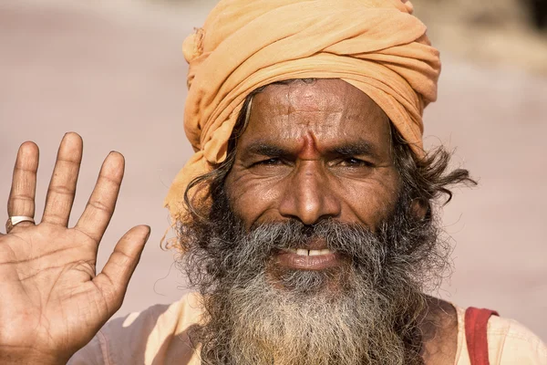 Sadhu indiano (homem santo). Devprayag, Uttarakhand, Índia . — Fotografia de Stock