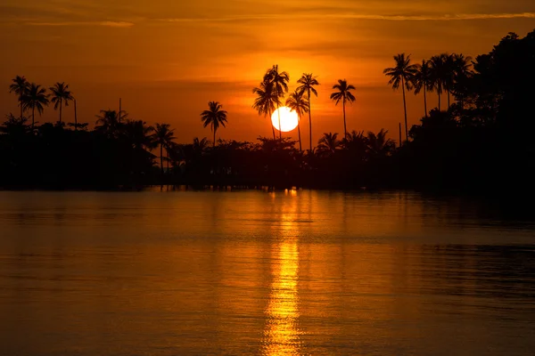 Hermosa puesta de sol, Tailandia . — Foto de Stock