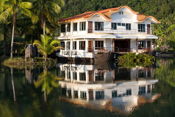 Lugar exótico na ilha Koh Chang, Tailândia — Fotografia de Stock