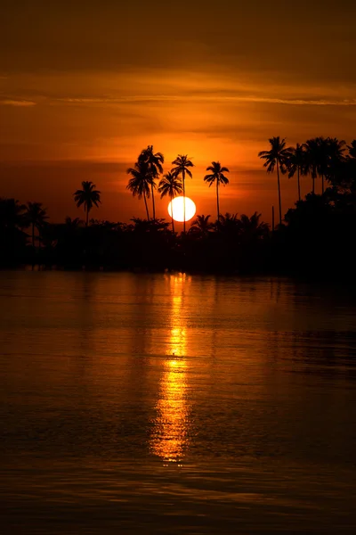 Vacker solnedgång, thailand. — Stockfoto