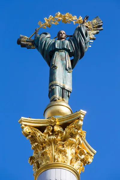 Monumento a la independencia en Kiev, Ucrania . — Foto de Stock