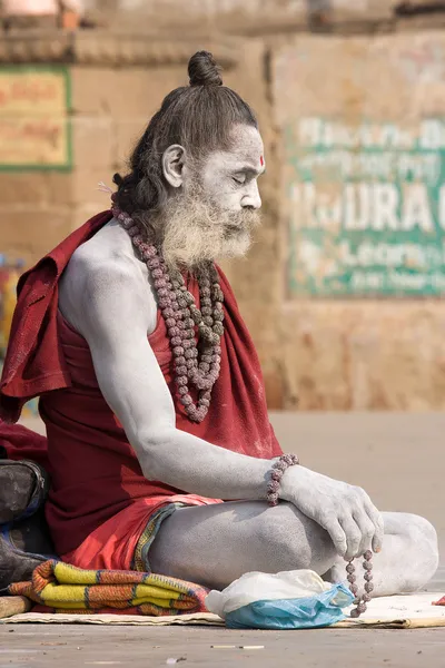 Indická Sádhu (světec). Varanasi, uttar pradesh, Indie. — Stock fotografie
