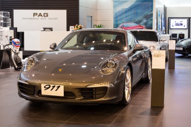 Porsche 911 carrera s araba'ndeki siam paragon Mall Bangkok, Tayland.