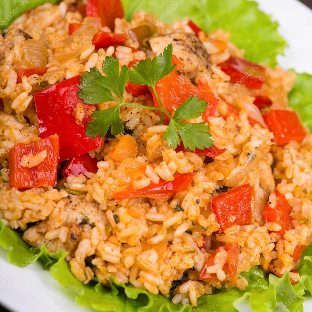 Köri Soslu Tavuk Salatası Köri Soslu Tavuk Salatası