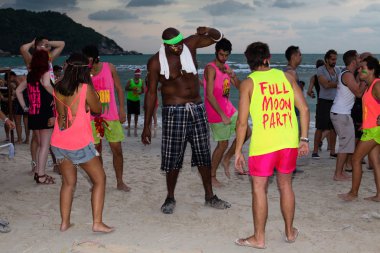 Dolunay parti içinde koh Samui, Tayland.