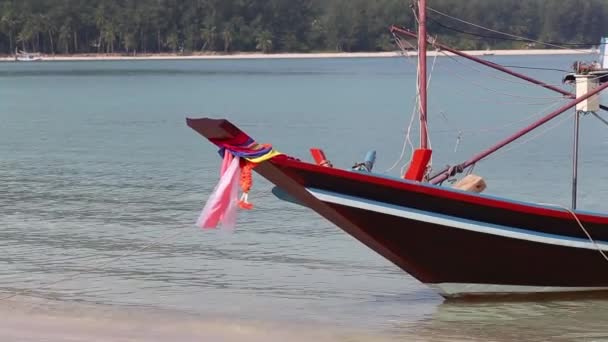 Traditional long tail boat, Thailand. — Stock Video