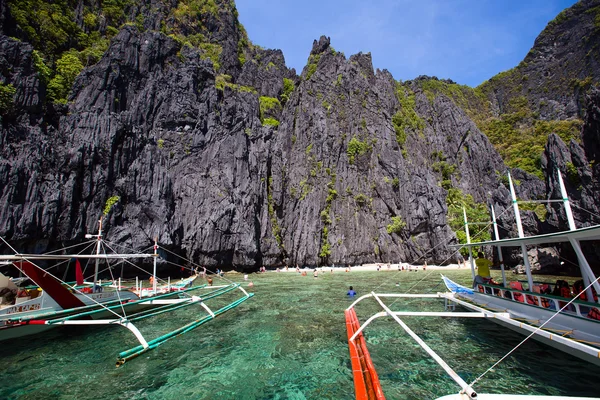 Tropiska stranden i el nido, Filippinerna — Stockfoto