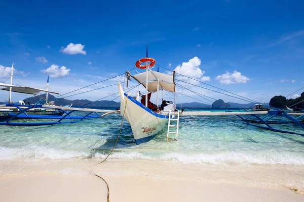 Tropical beach in El Nido, Philippines — Stock Photo, Image