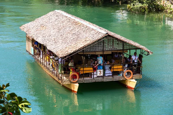 ボホール島、フィリピンのエキゾチックな川クルーズします。 — ストック写真