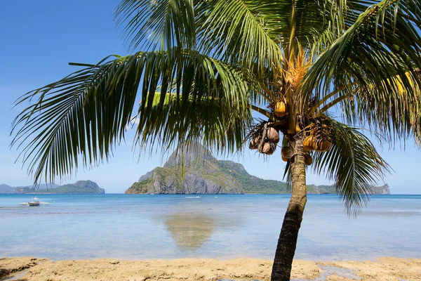 Tropical beach in El Nido, Philippines — Stock Photo, Image
