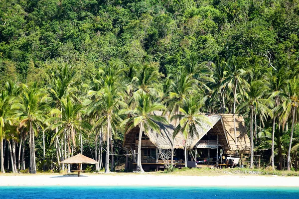 Playa tropical en El Nido, Filipinas —  Fotos de Stock