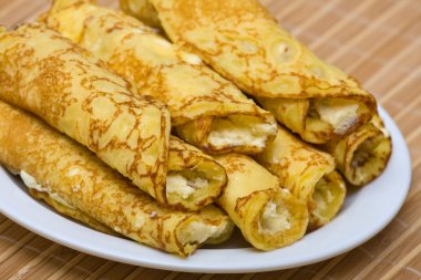 Blintzes (peynirli gözleme)