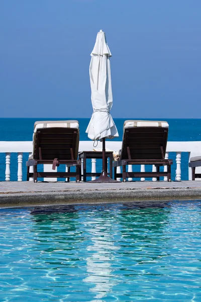 Swimming pool and sea — Stock Photo, Image