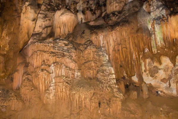 Stalactites in a cave Chiang Dao, Chiang Mai Province, Thailand — Stock Photo, Image