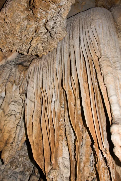 Stalactites in a cave Chiang Dao, Chiang Mai Province, Thailand — Stock Photo, Image