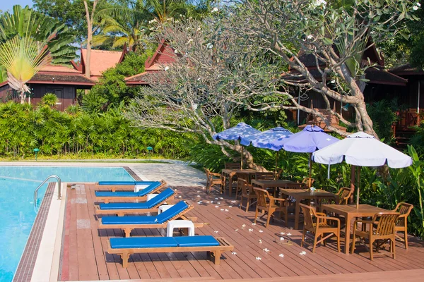 Tropical swimming pool in Thailand — Stock Photo, Image