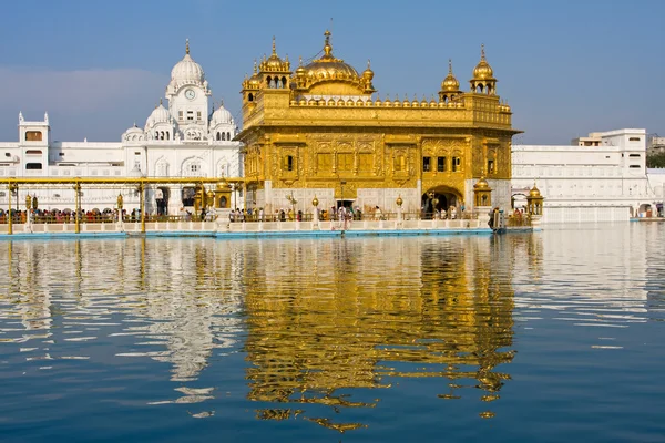 Templo de oro en Amritsar, Punjab, India. — Foto de Stock