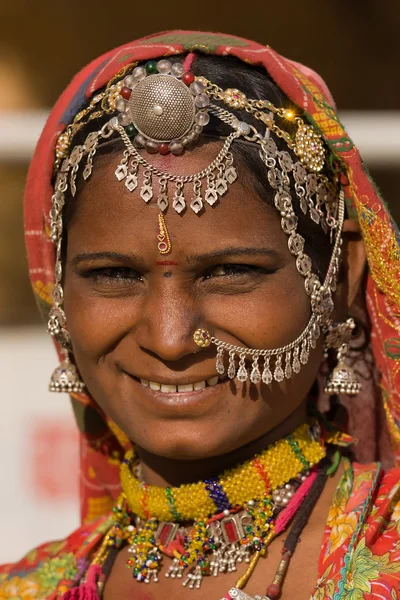 Retrato de uma mulher de Índia Rajasthani — Fotografia de Stock